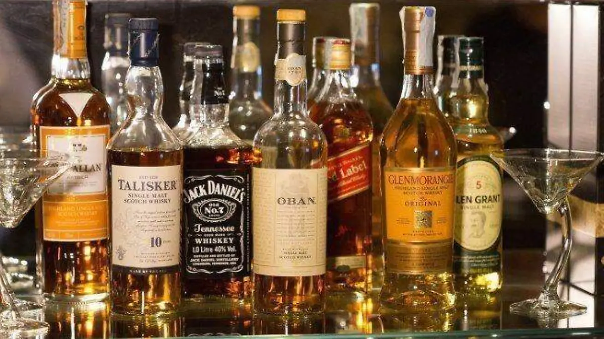 botellas-de-diferentes-whiskies