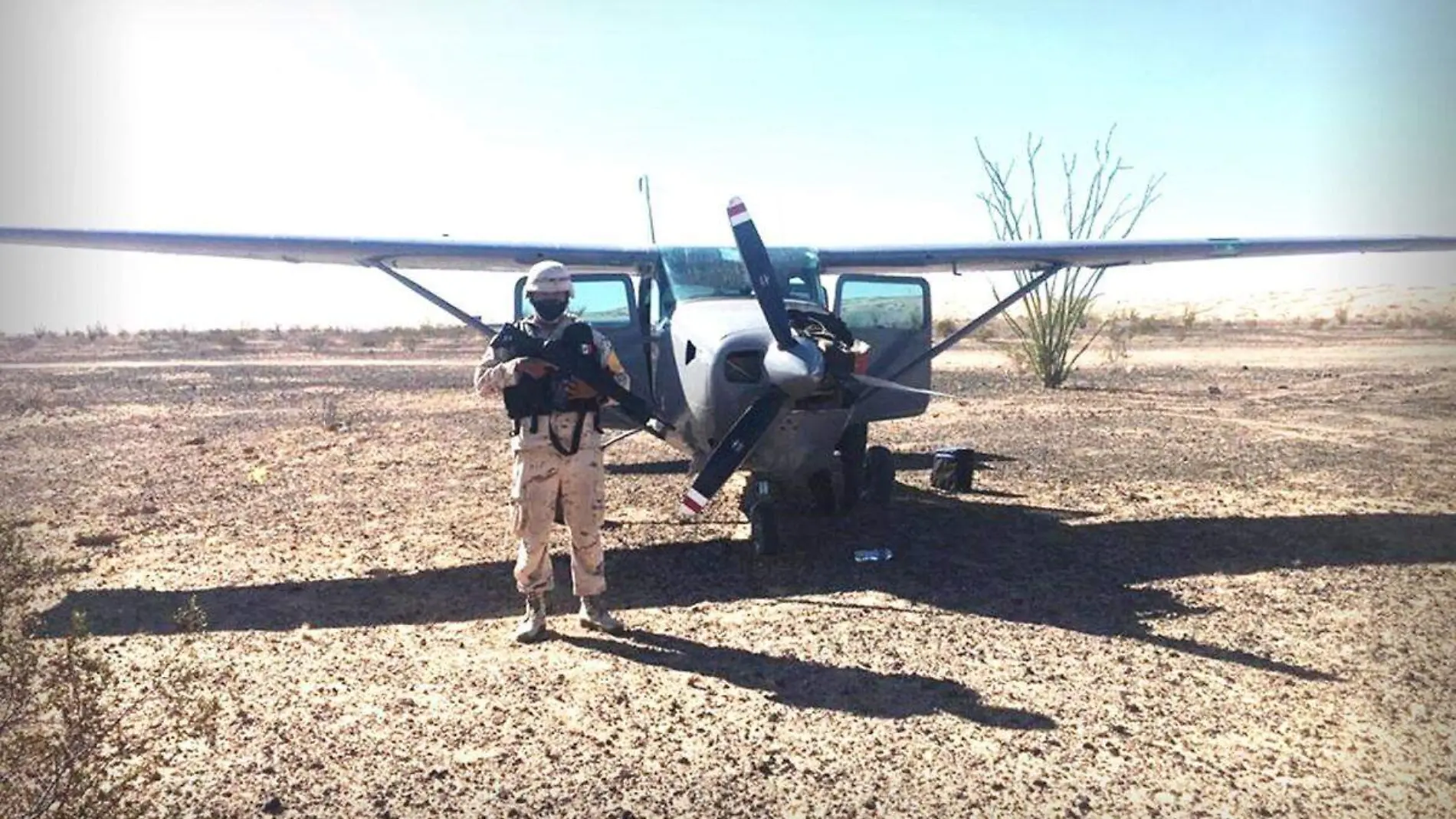 Elementos del Ejército aseguraron avioneta abandonada en Sonora