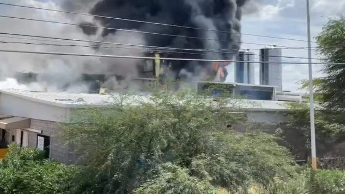 Incendio-bodega-Parque-Industrial