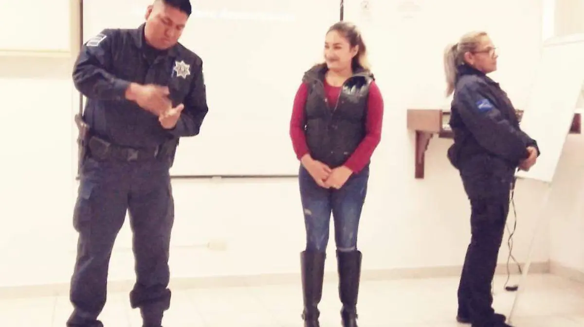 Policías lenguaje de señas