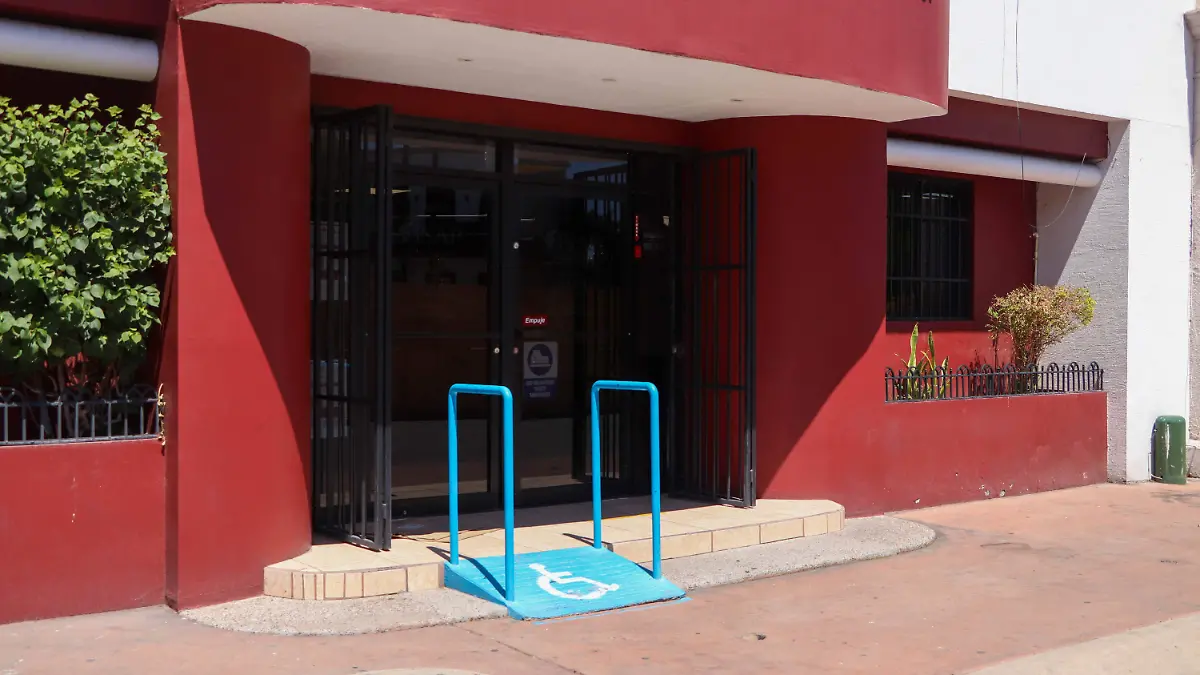 Acceso y rampas personas con discapacidad