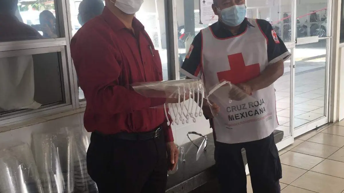 donación caretas UTH Cruz Roja