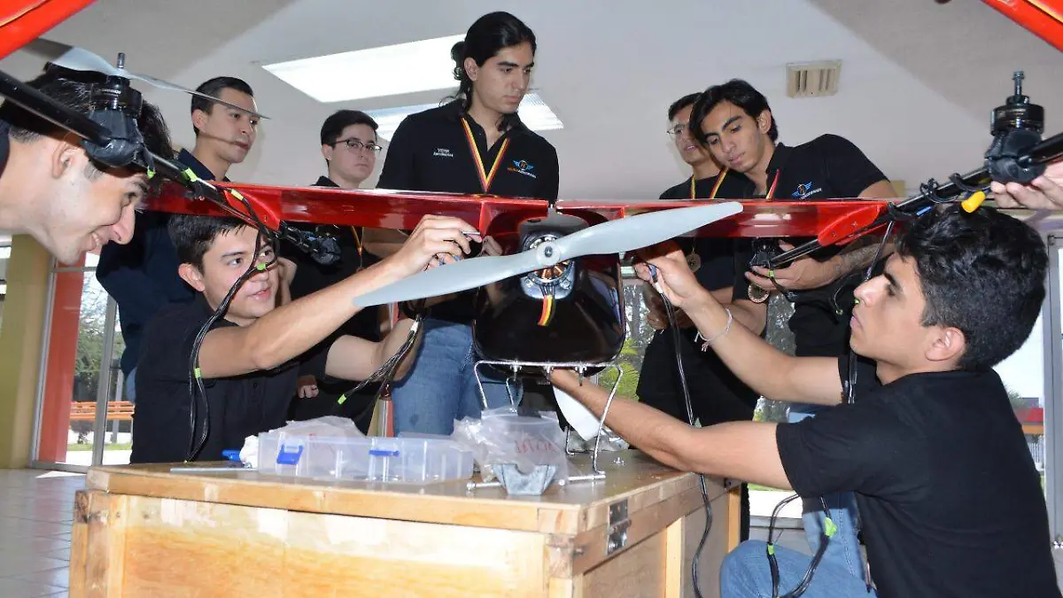 New Flying alumnos del ITH