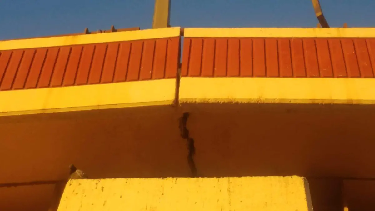 Grieta blvd luis encinas 