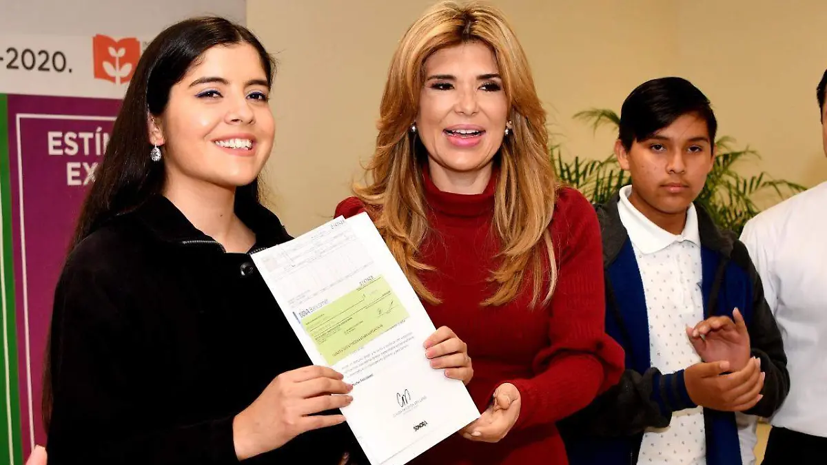Gobernadora becas 2