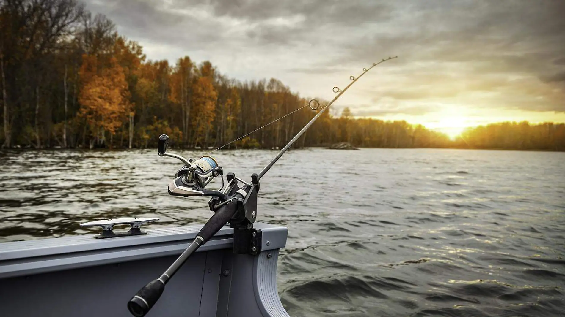 fishing-boat-g7b6ddcd32_1280