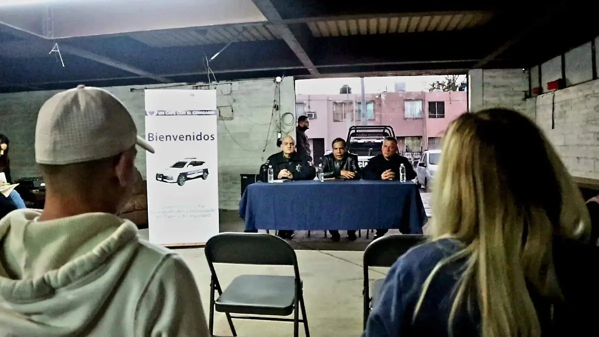 Policías municipales hablaron con las personas