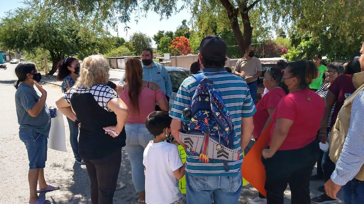 Familias exigen solución a la SEC