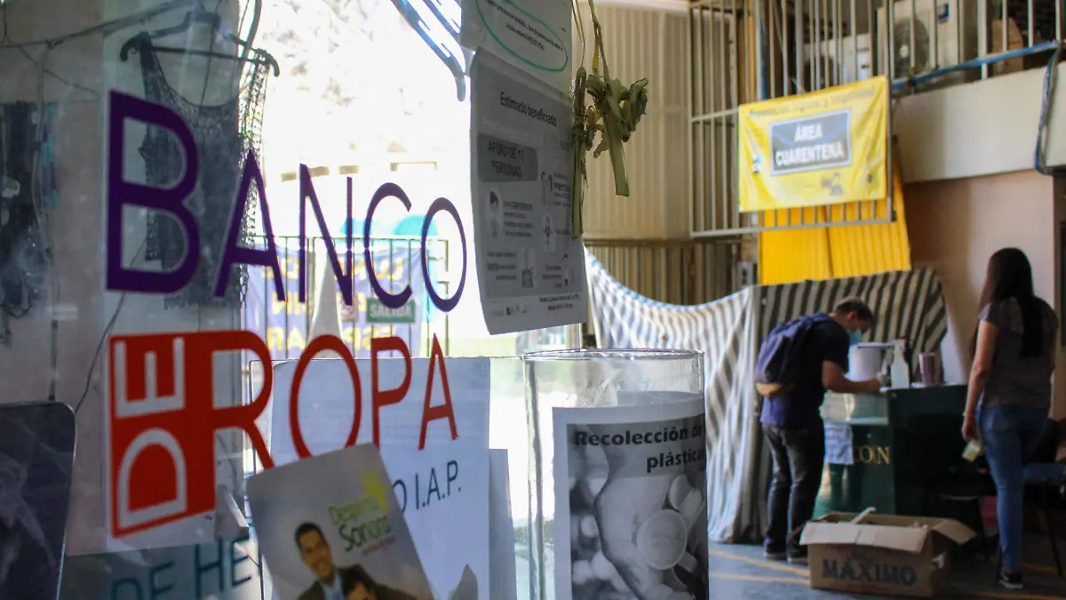 Banco de ropa - Mike Acosta (10)