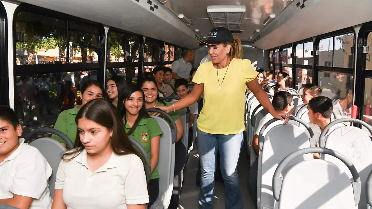 Gobernadora-Transporte escolar