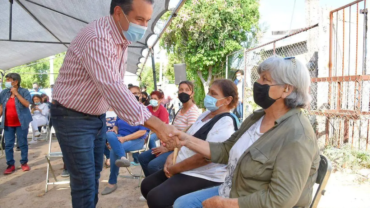 alcalde-toño-astiazarán-recorrido-colonia-arcoiris