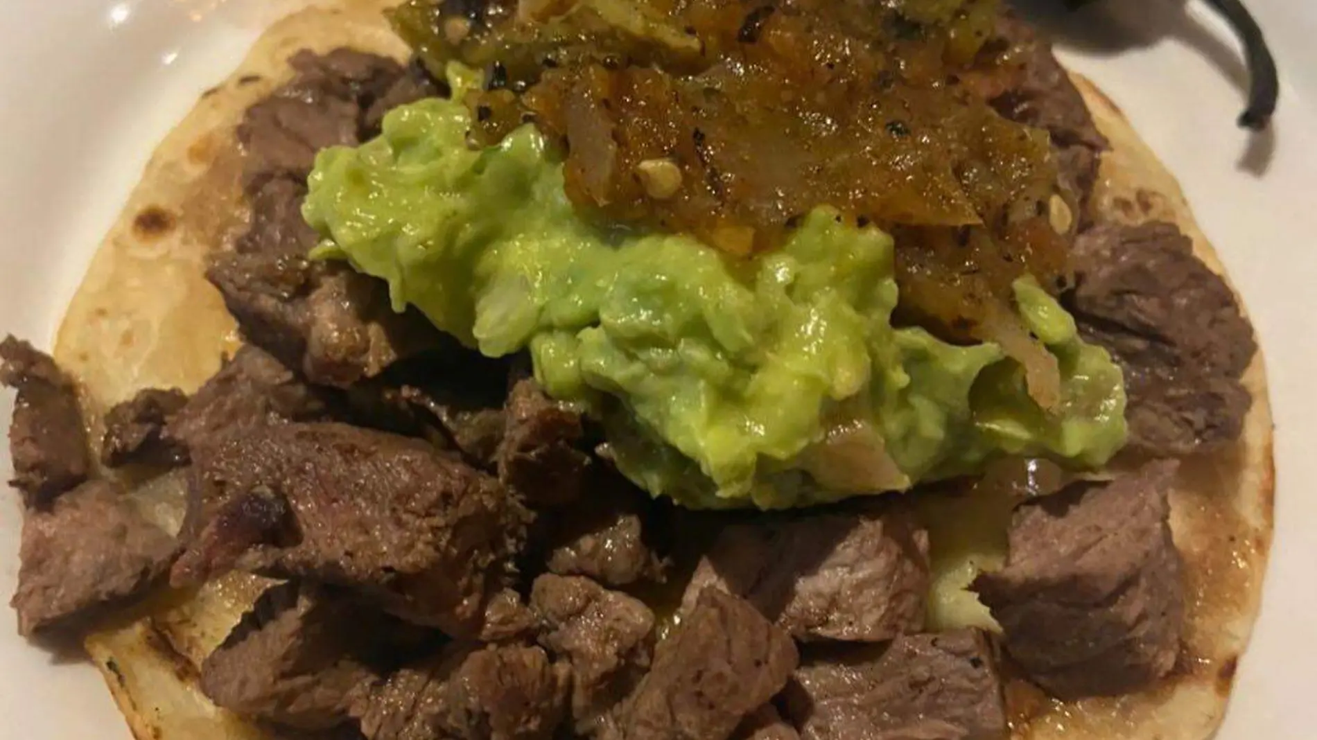 Taco de carne asada típico de Hermosillo