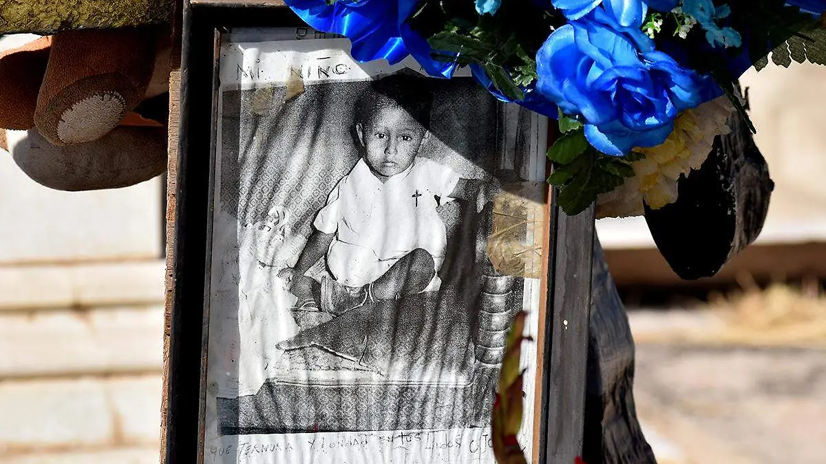 Tumba Niño Carlitos Panteon Yañez-carlos Villalba (3)