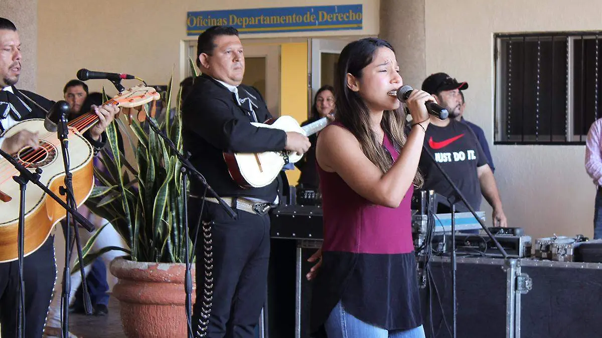Aniversario de licenciatura de derecho Unison - Mike Acosta (13)