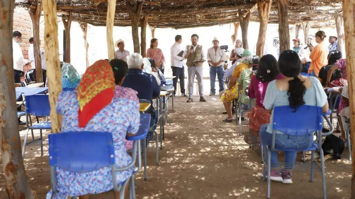 Zoé Robledo visitó comunidades de Sonora con el Secretario de Salud