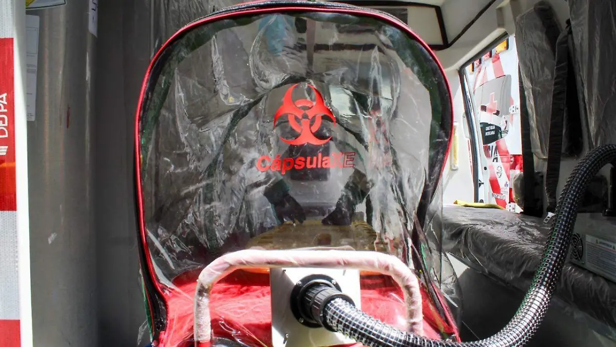 Cruz Roja (2) Mike Acosta