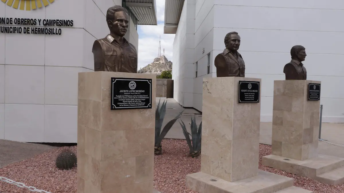 02-03-2023 - develación busto Jacinto López 1- Wilbert Ayala