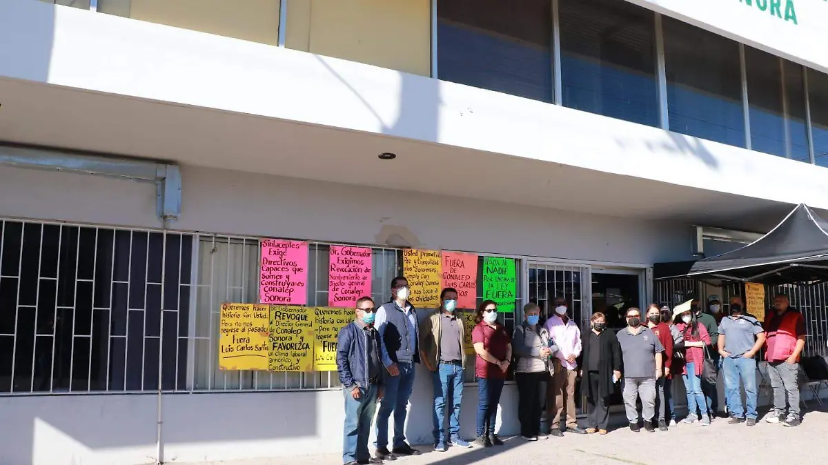 Personal manifiesta su inconformidad por nombramiento en la Dirección