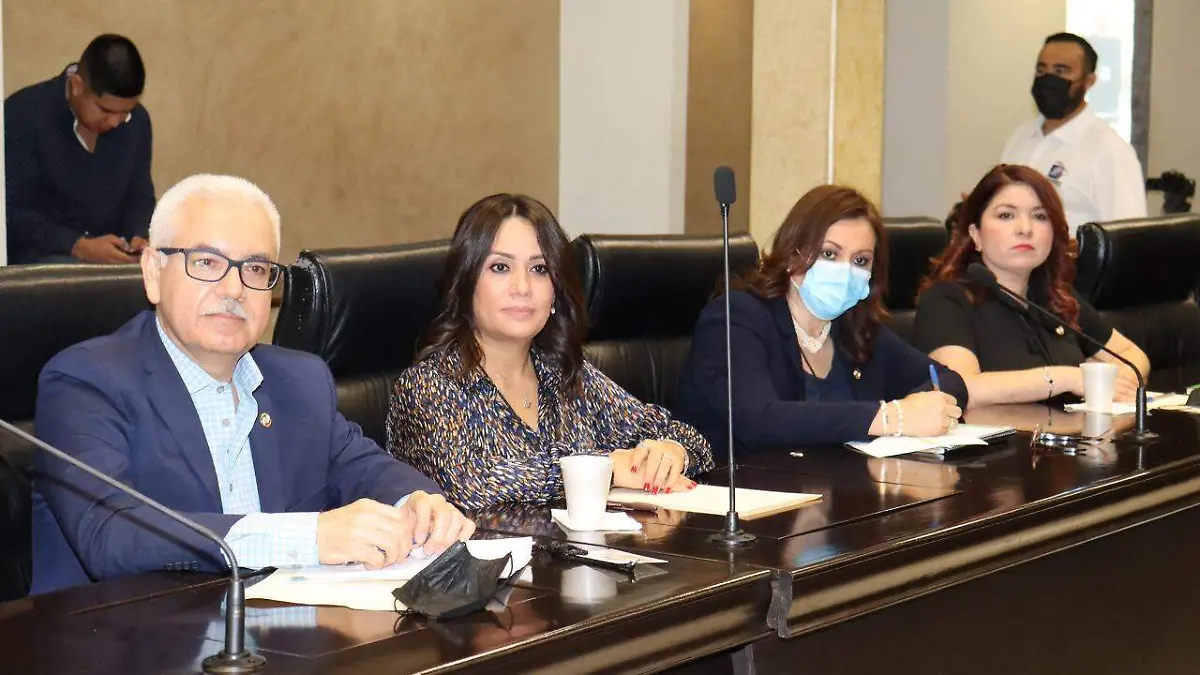 Magistrados con diputados de Sonora