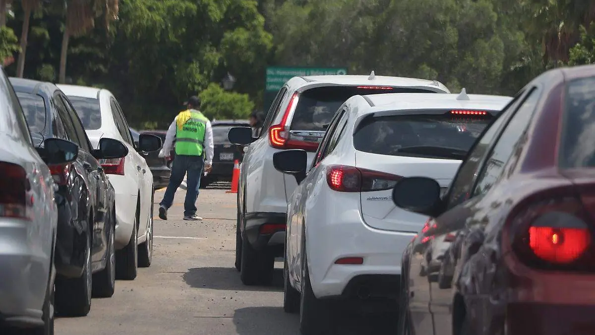 Tráfico vehicular por regreso a clases presenciales Unison, carros, embotellamiento 4 - Cecilia Saijas