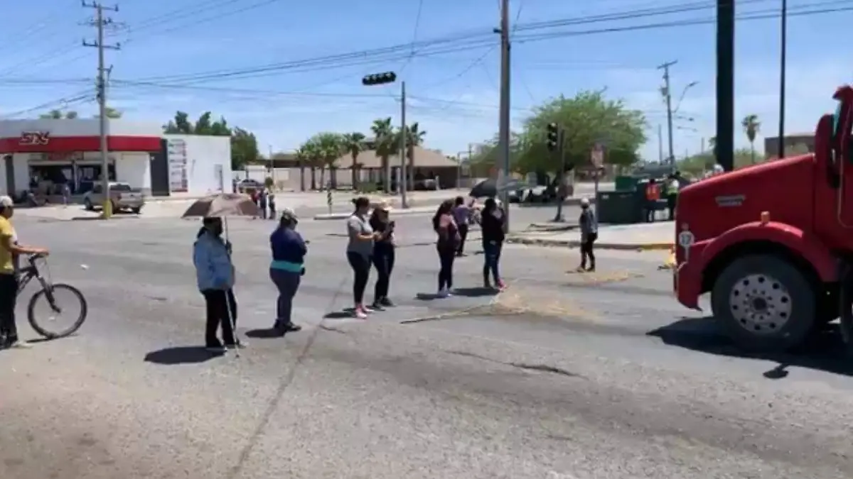 Vecinos de la colonia Guayacán y Lomas del Norte