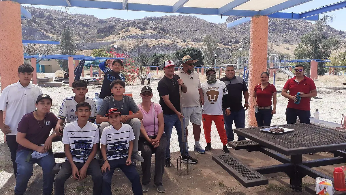 sociedad civil trabajando en La Sauceda