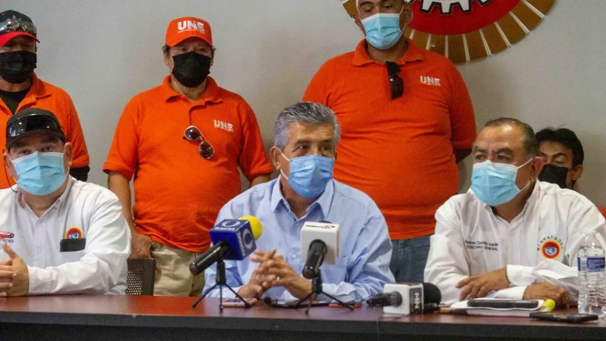 Javier Villarreal de la CTM y líderes del transporte hablan de huelga