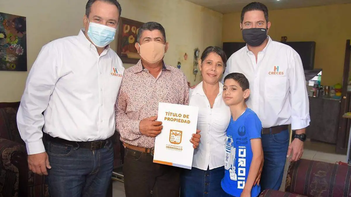 Vecinos de hermosillo recibieron títulos de propiedad 