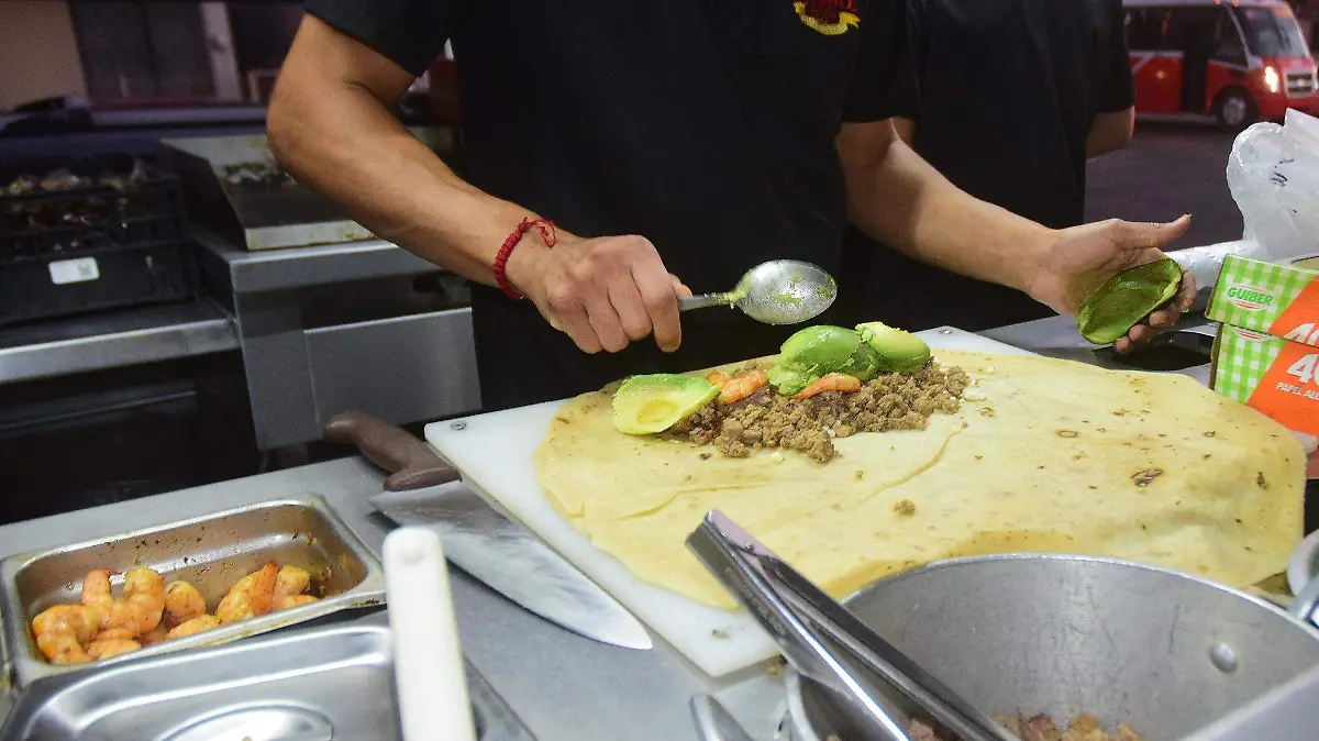 Luis Orduño burros percherones Qmadreson food truck