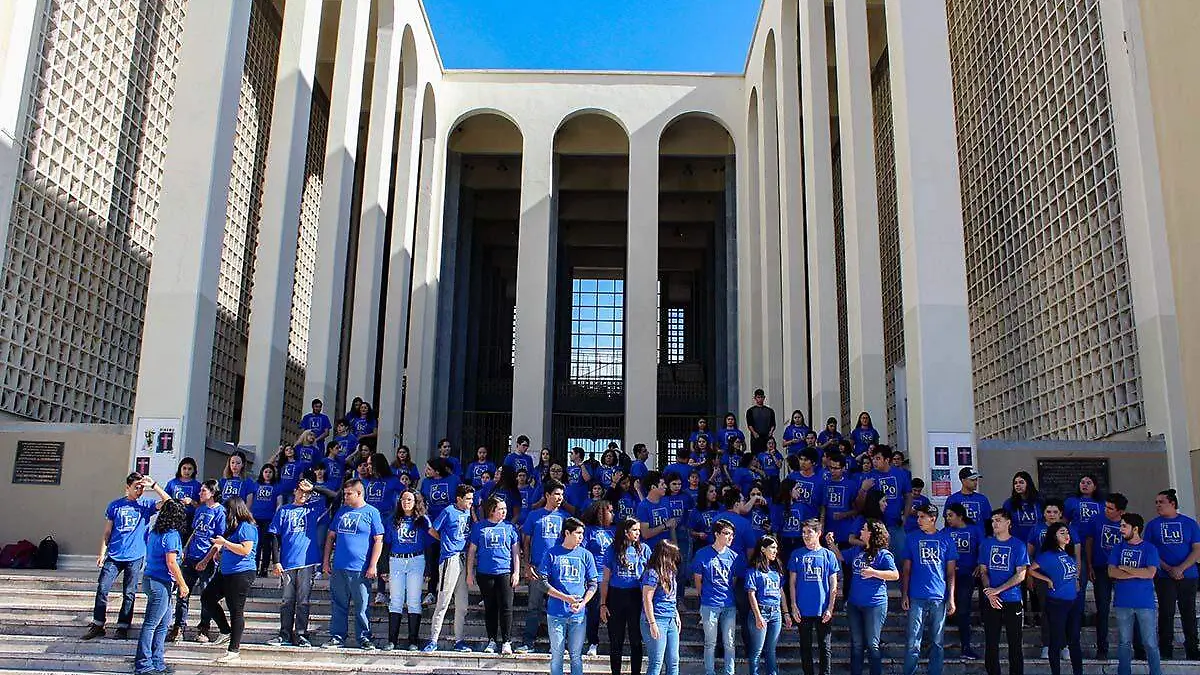 Division de ciencias Tabla periodica humana - Mike Acosta (14)