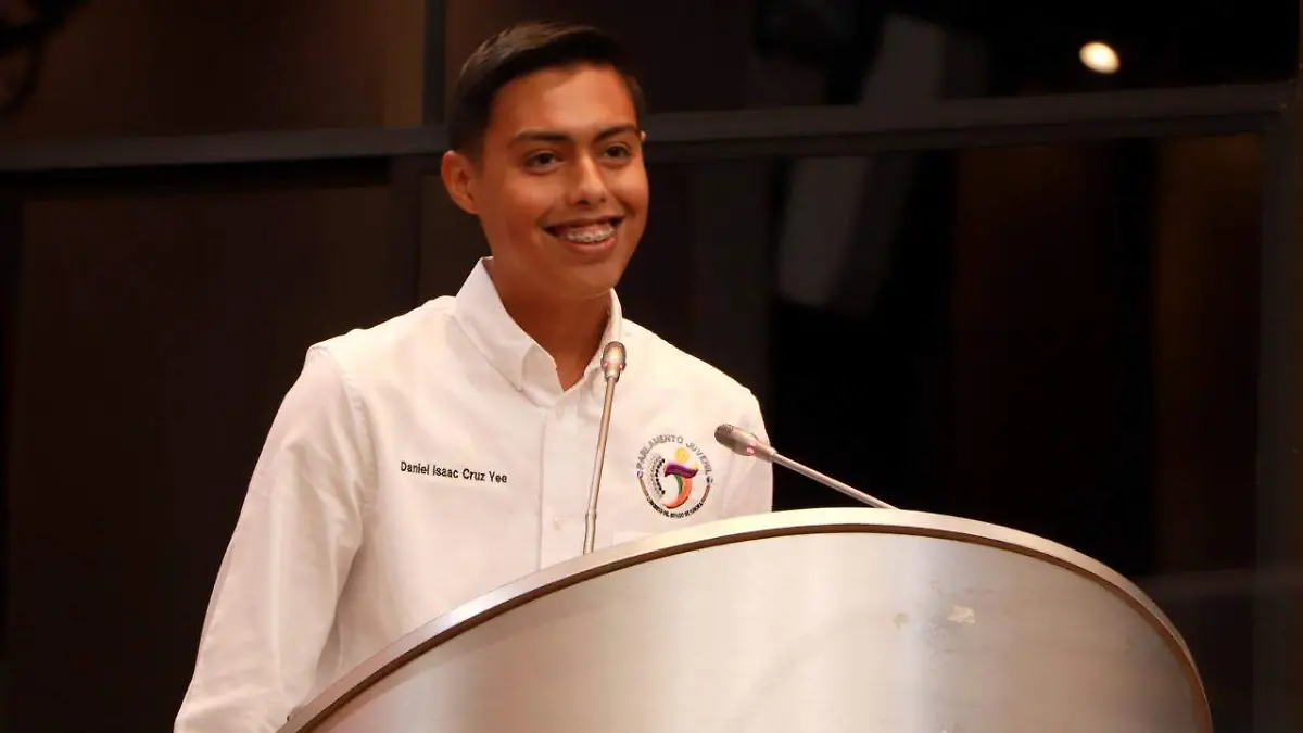 Estudiante participante en el Parlamento juvenil 2022