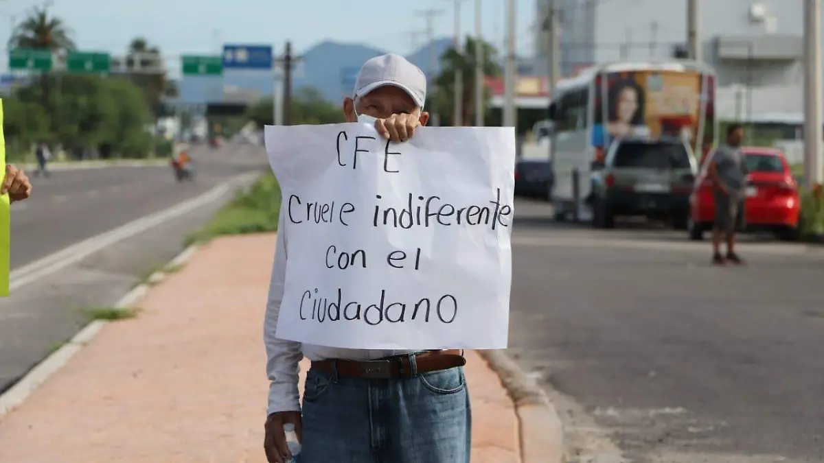 Bloqueo de Unión de Usuarios al sur de Hemosillo (4)
