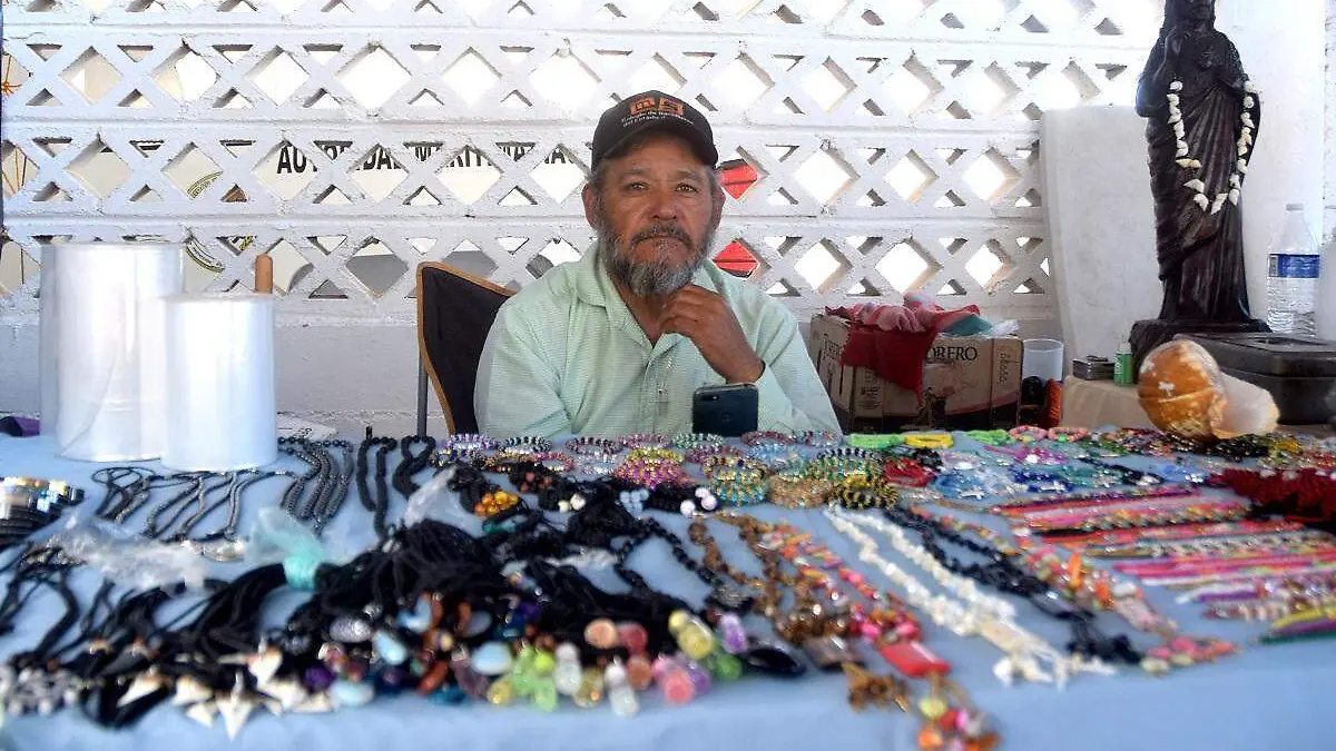 Manuel Rincón es artesano en Kino