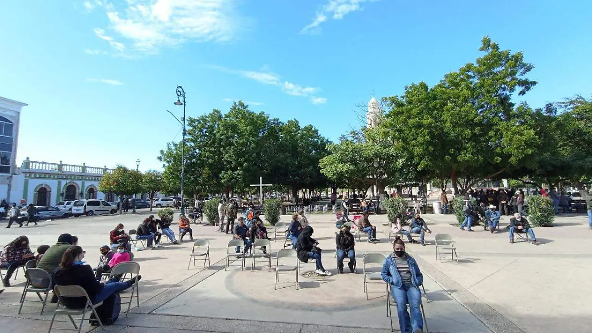 Los manifestantes se plantaron en la explanada de la plaza Zaragoza