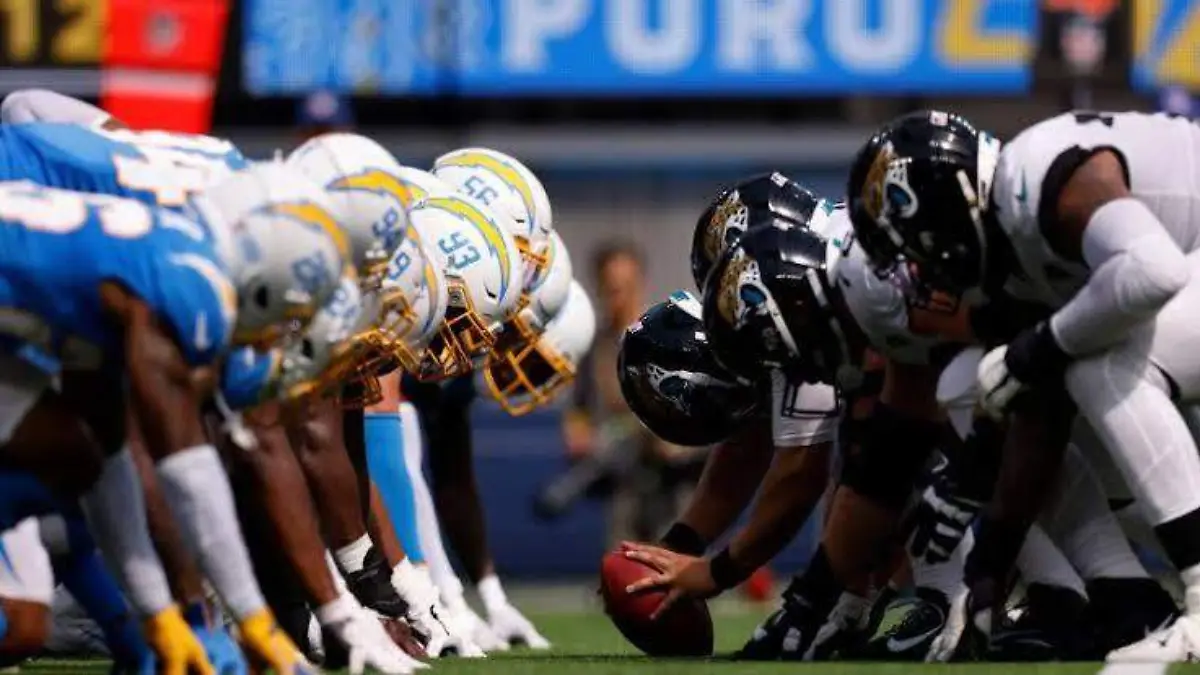 Jacksonville vs LA       (Cortesía @Jaguars_Br)