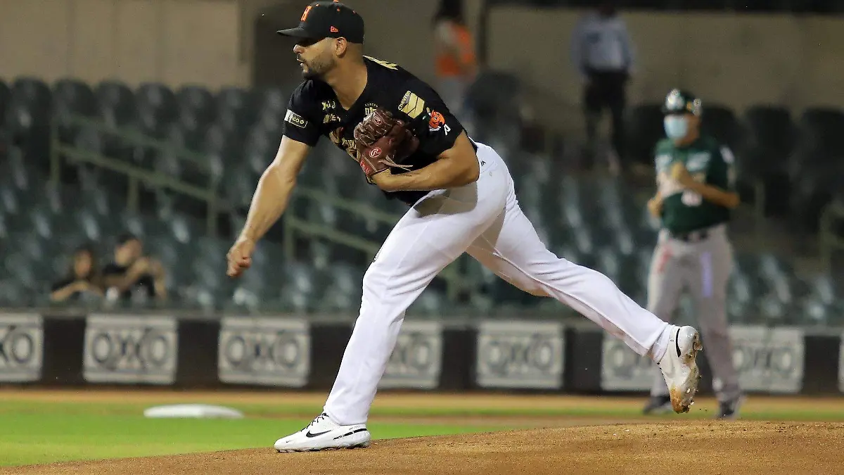 Elián Leyva recetó 9 ponches en su debut con Hermosillo           