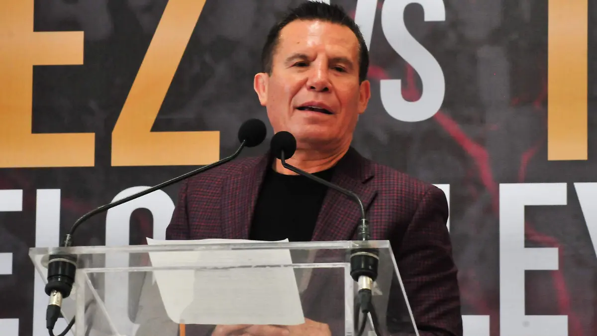 050220- Julio Cesar Chavez vs Travieso- Anny Peñuñuri (16)