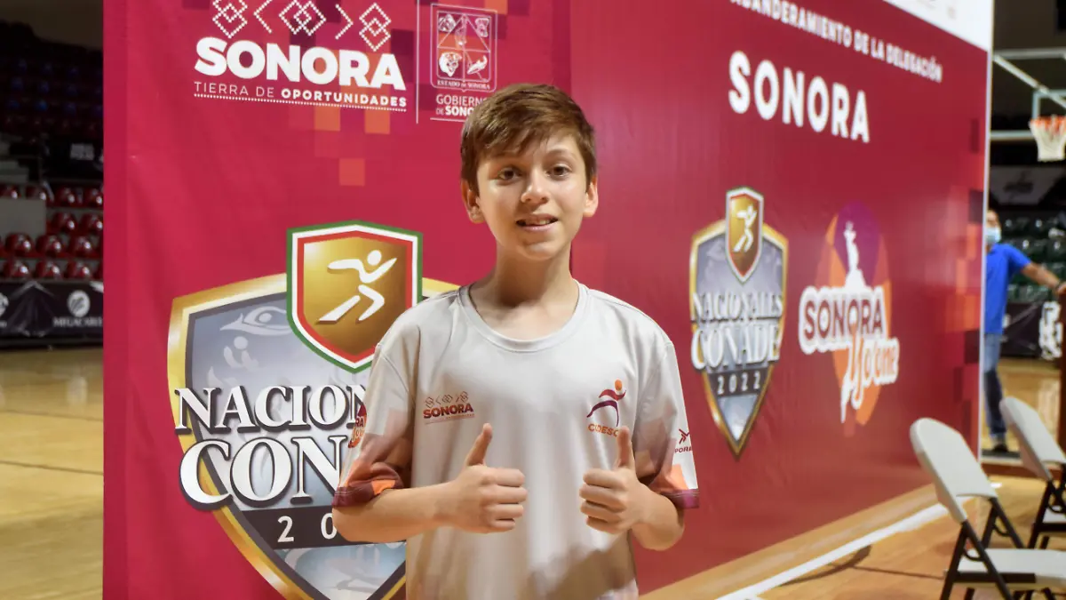 Santiago Robles invitó a otros jóvenes