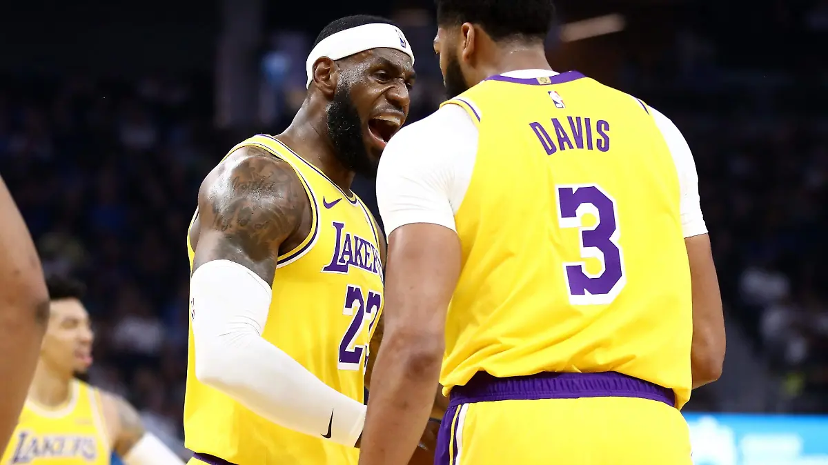 30D-Lakers-02-AFP