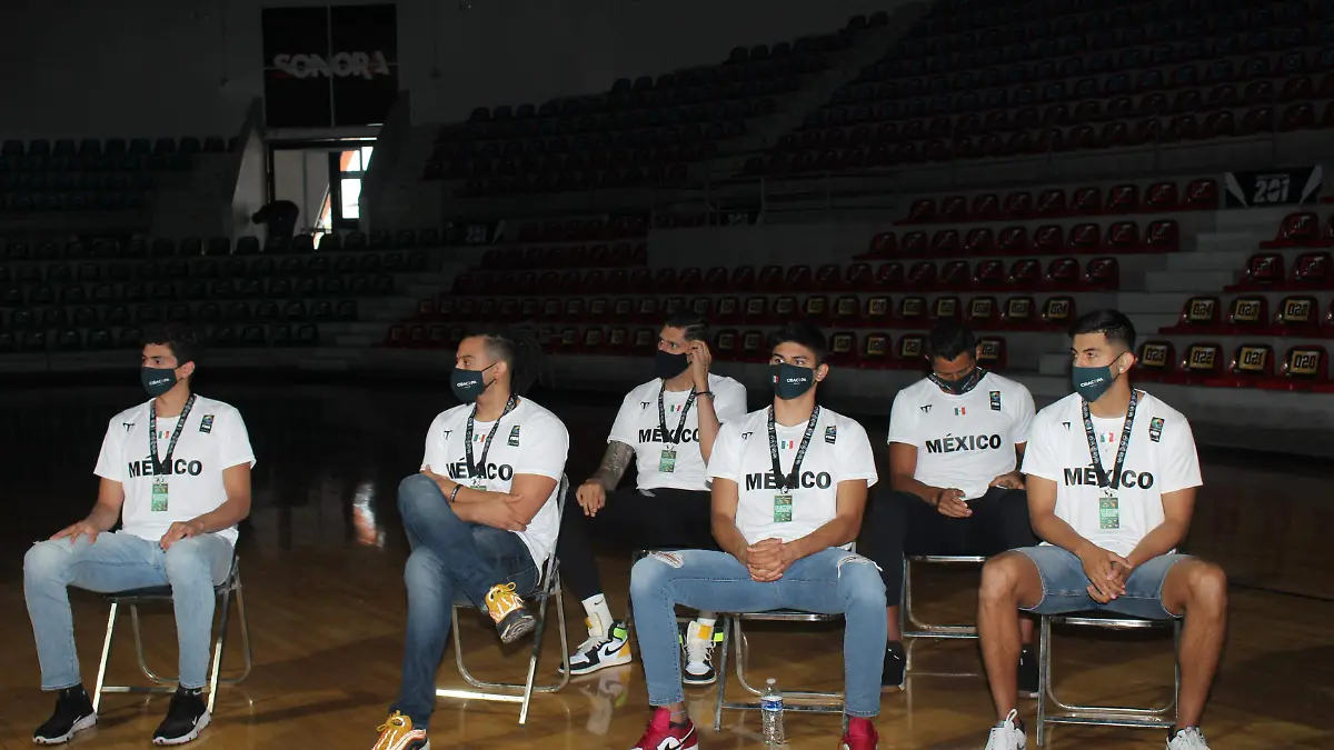 Concentración de la prelista de la selección nacional de básquetbol en sonora - Mike Acosta (7)