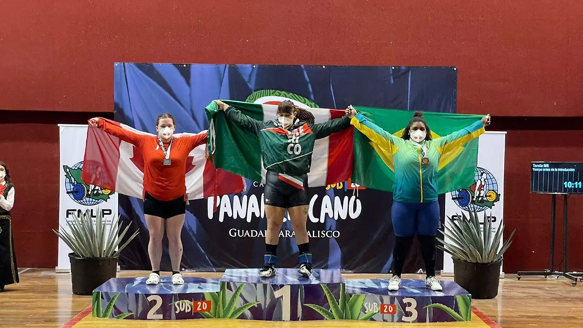 La pesista sonorense Noemí Rodríguez en lo alto del podio en Panamericano Sub 20                  (Cortesía Codeson)
