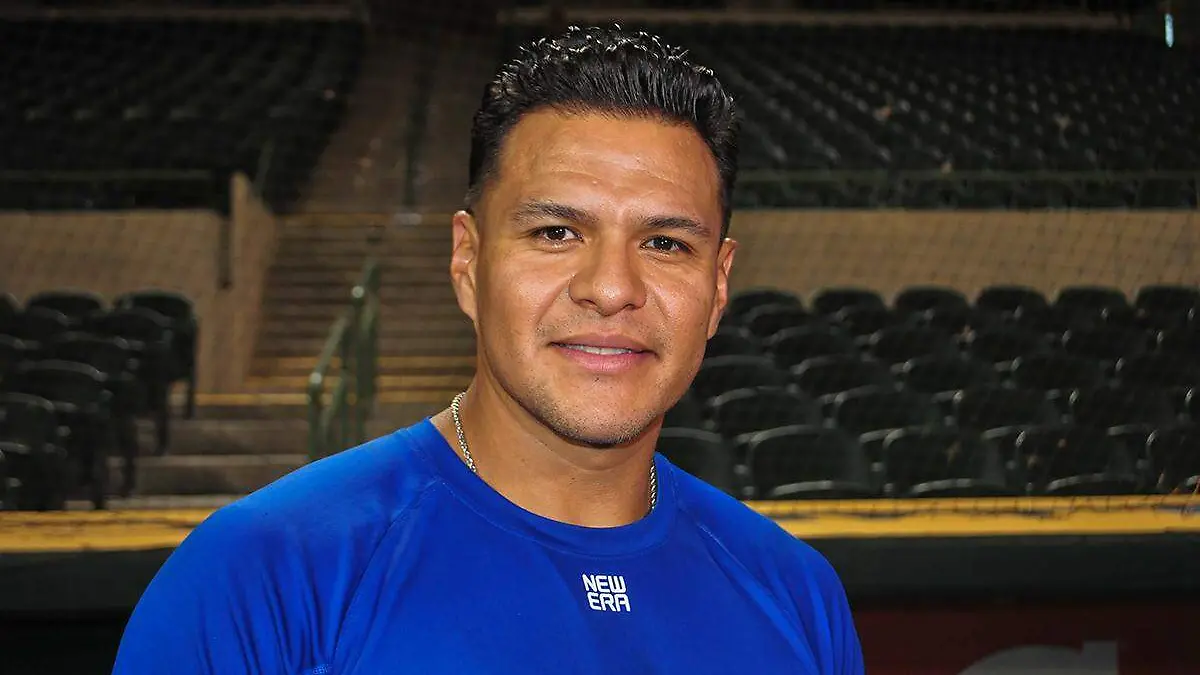 29D-Manny-02-Mike Acosta