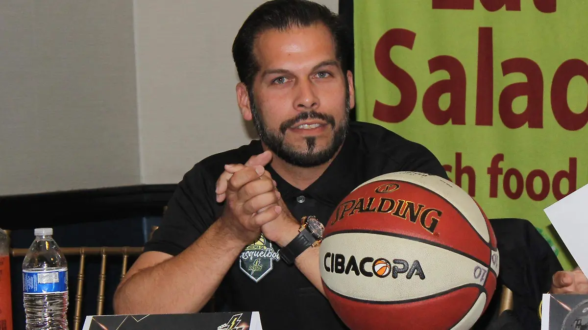 Mirko Salazar Guillot - Mike Acosta (1)