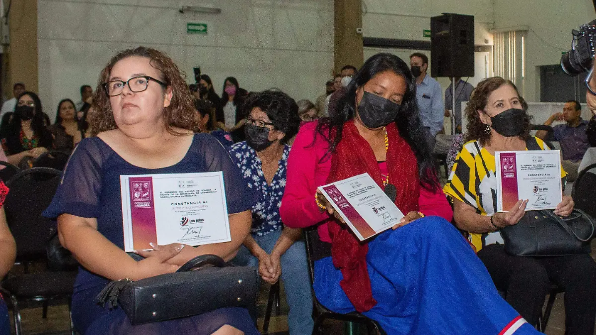Entrega de apoyos Las Jefas