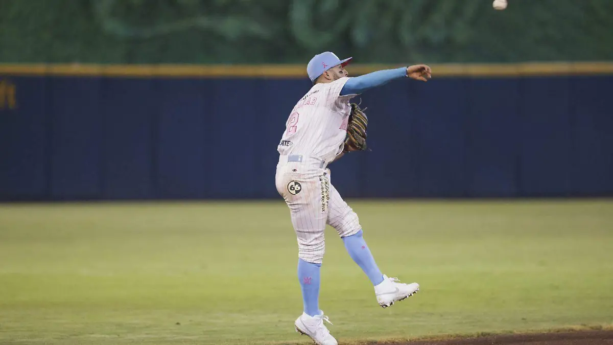 Naranjeros de Hermosillo pega primero en Mexicali