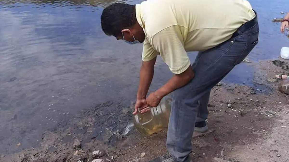 Agua en humedal 3