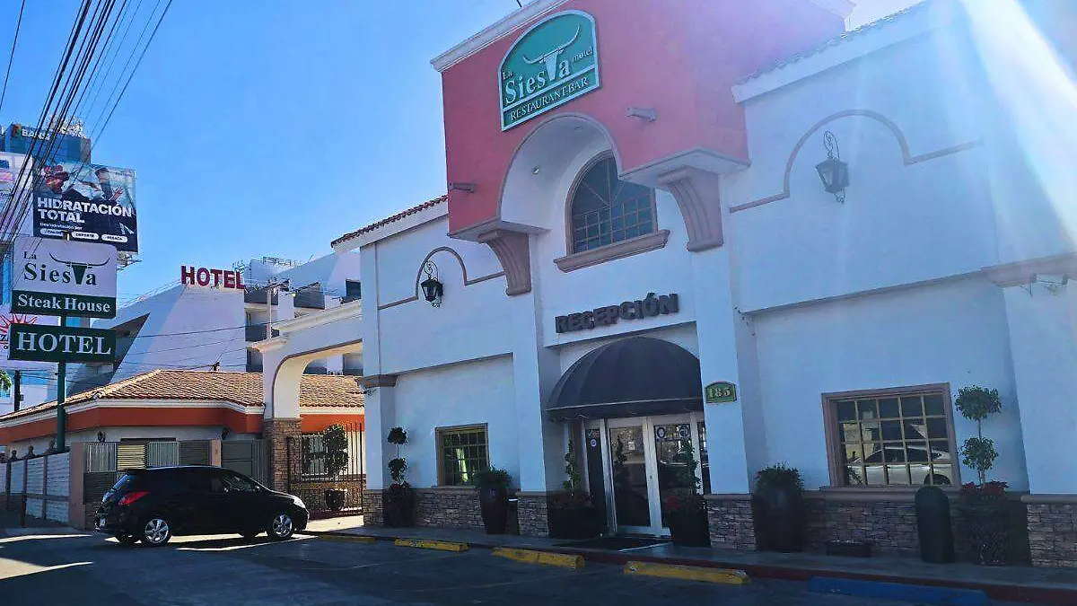 Zona Hotelera - Mike Acosta (2)