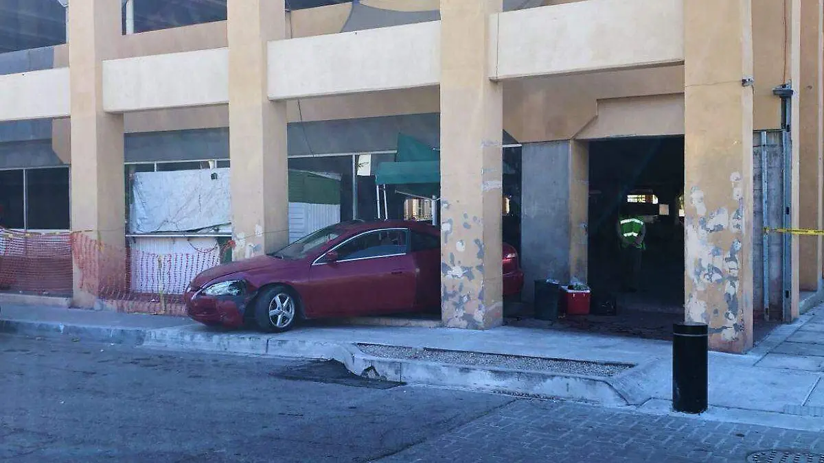 Choque calle Comonfort