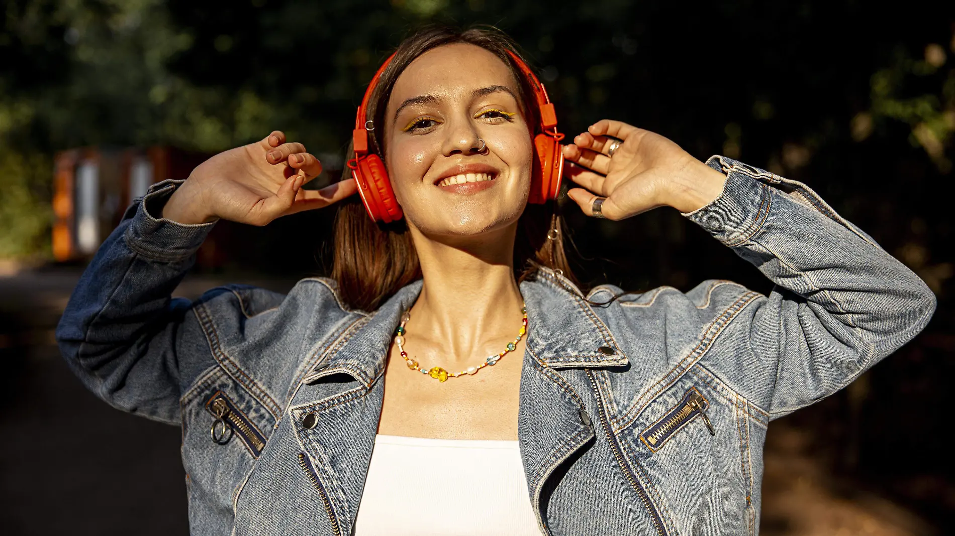 beautiful-girl-with-headphones-listening-music