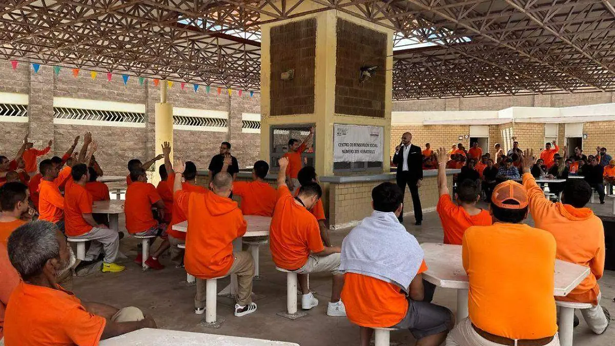 John Milton hipnosis en Cereso II (3)